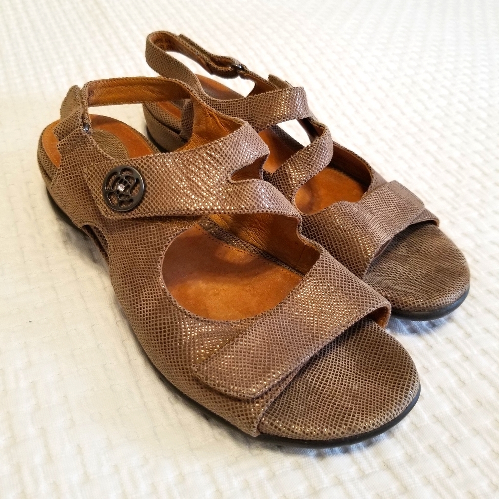 Clarks Artisan Leather Sandals Velcro Straps